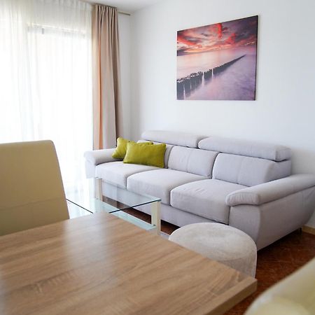 Appartamento Apartman Lana Omišalj Esterno foto
