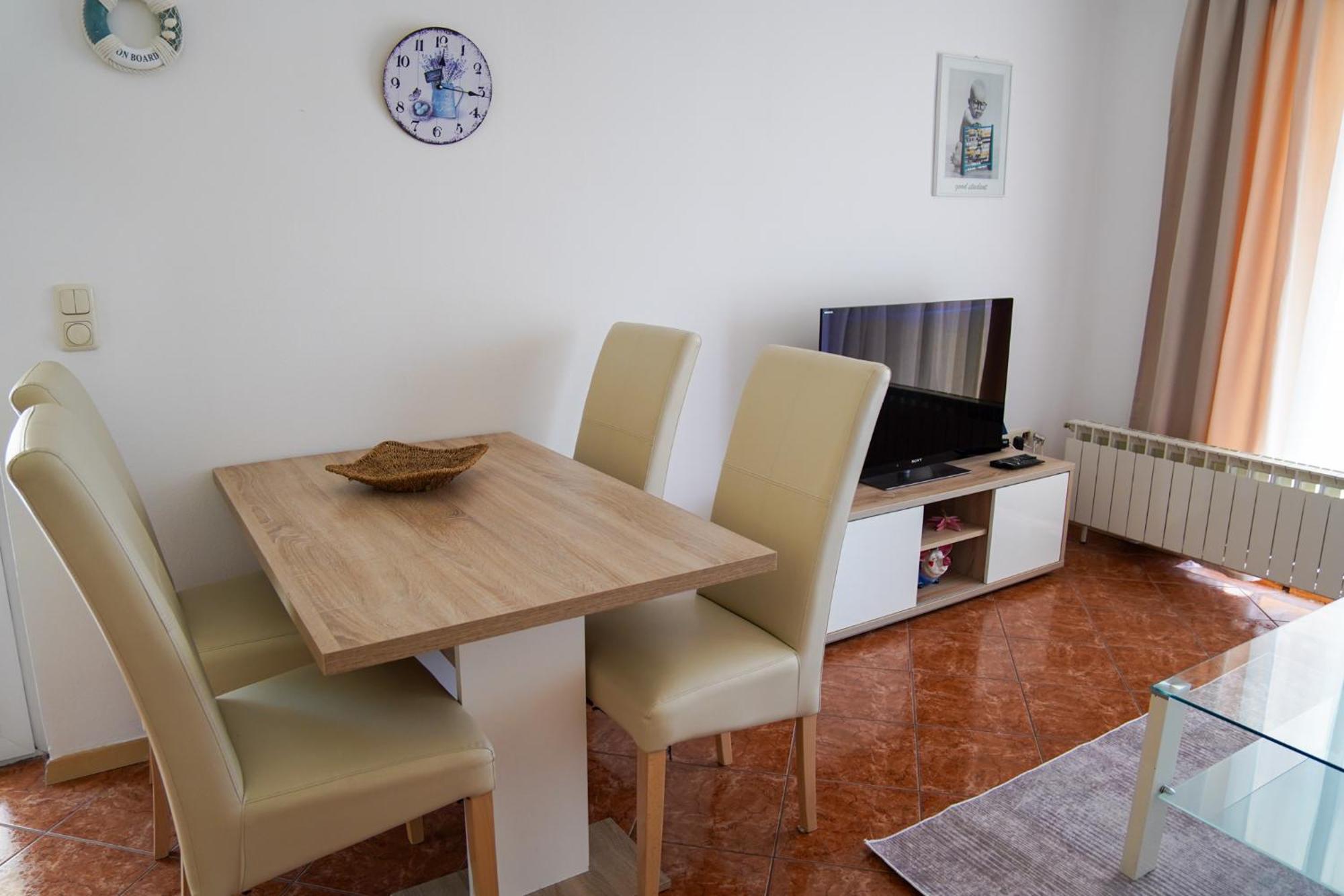 Appartamento Apartman Lana Omišalj Esterno foto
