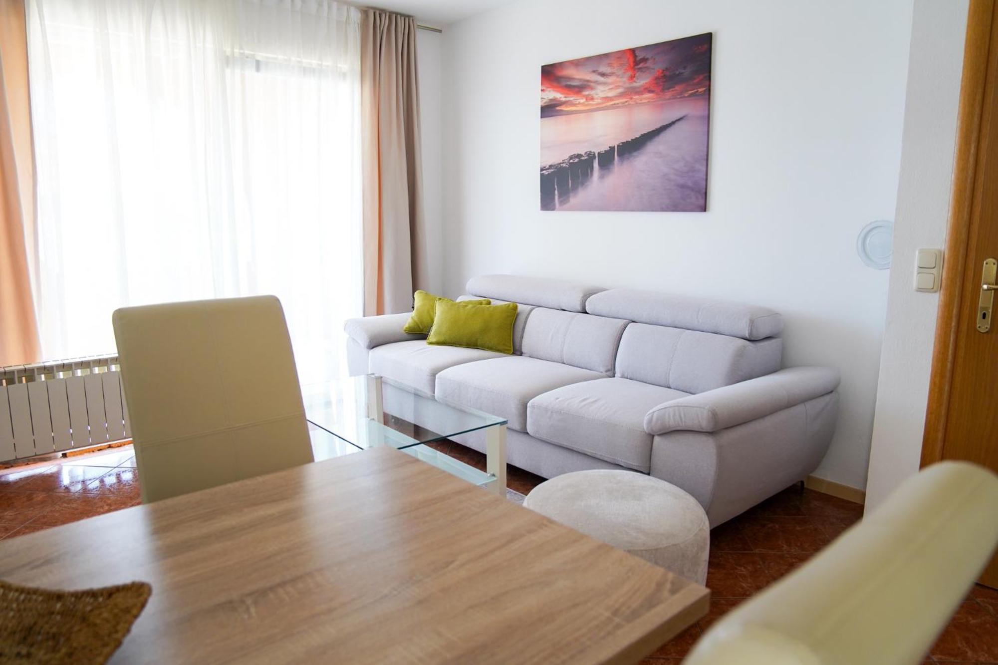 Appartamento Apartman Lana Omišalj Esterno foto