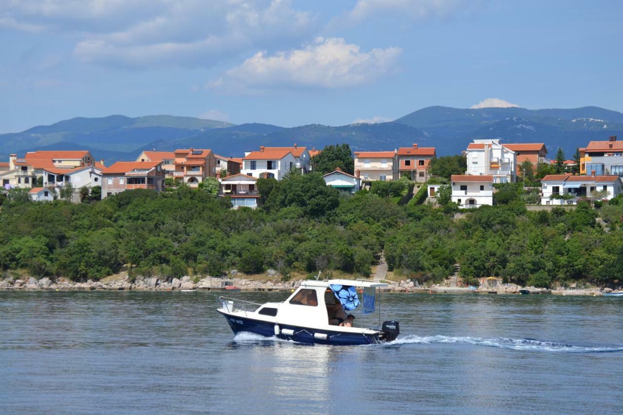 Appartamento Apartman Lana Omišalj Esterno foto