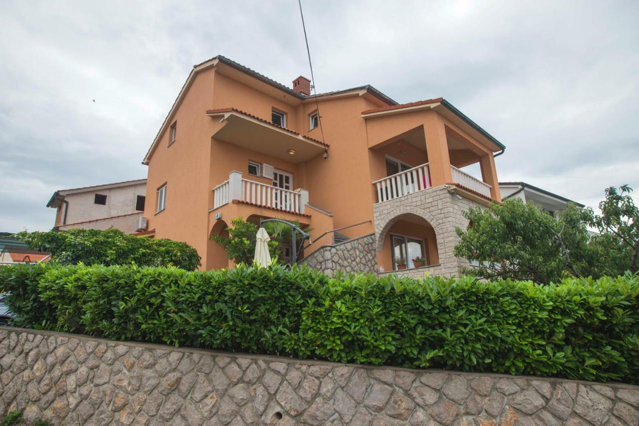 Appartamento Apartman Lana Omišalj Esterno foto