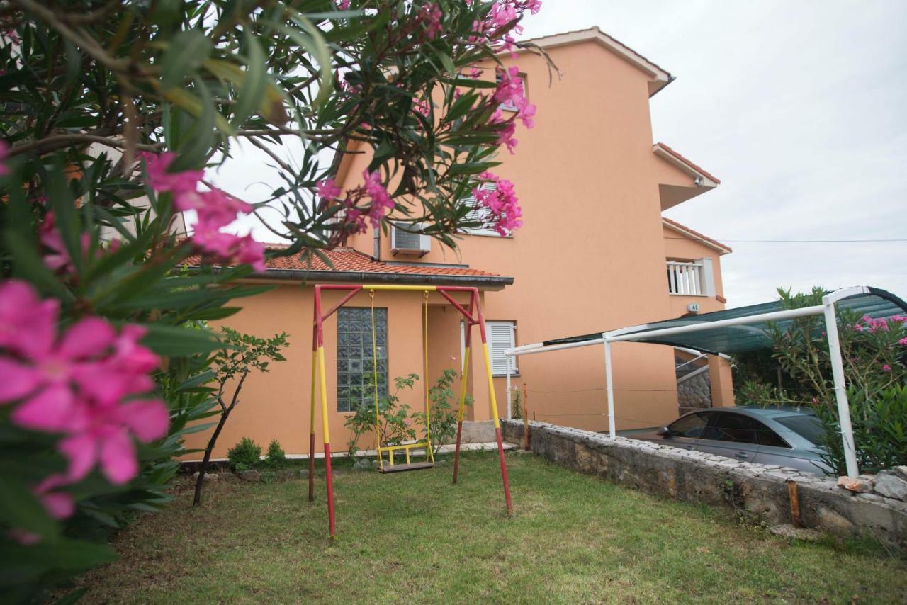 Appartamento Apartman Lana Omišalj Esterno foto